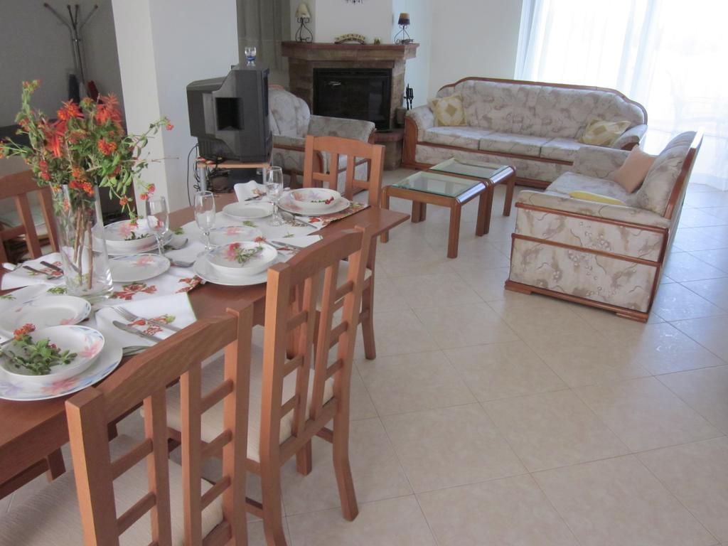 Sunshine Villa غينادي الغرفة الصورة
